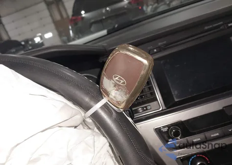 2016 Hyundai Sonata Limited z USA, uszkodzony, nr VIN 5NPE34AFXGH420126